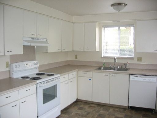 5th image of 1609 SE 145th Ct