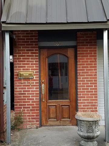 1st image of 107 N Court St