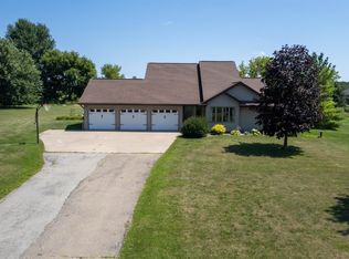 N1248 Crandon Ct, Greenville, WI 54942