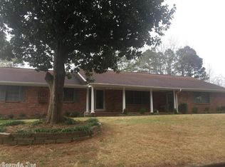 235 S Cumberland Ave, Russellville, AR 72801