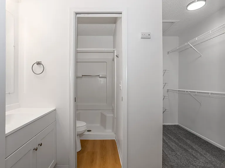 Coventry Apartments — Photo 15