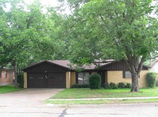 1007 Daisy Ln, Irving, TX 75061