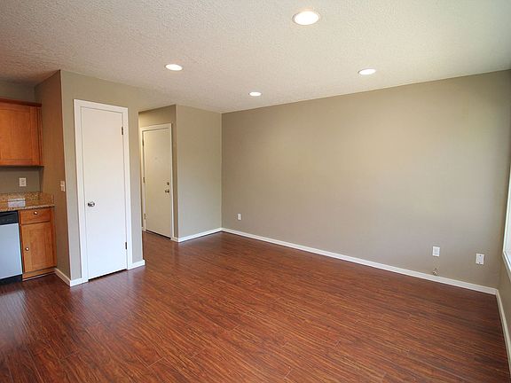 5th image of 4204-4232 SE Cesar E Chavez Blvd #4224