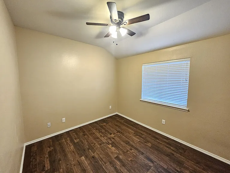 3235 Guadaloupe — Photo 27