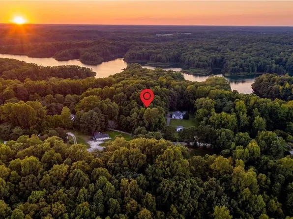 2952 Chickahominy Rd, Toano, VA 23168