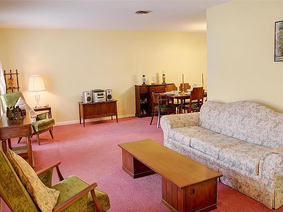 5th image of 620 Brookstone Dr