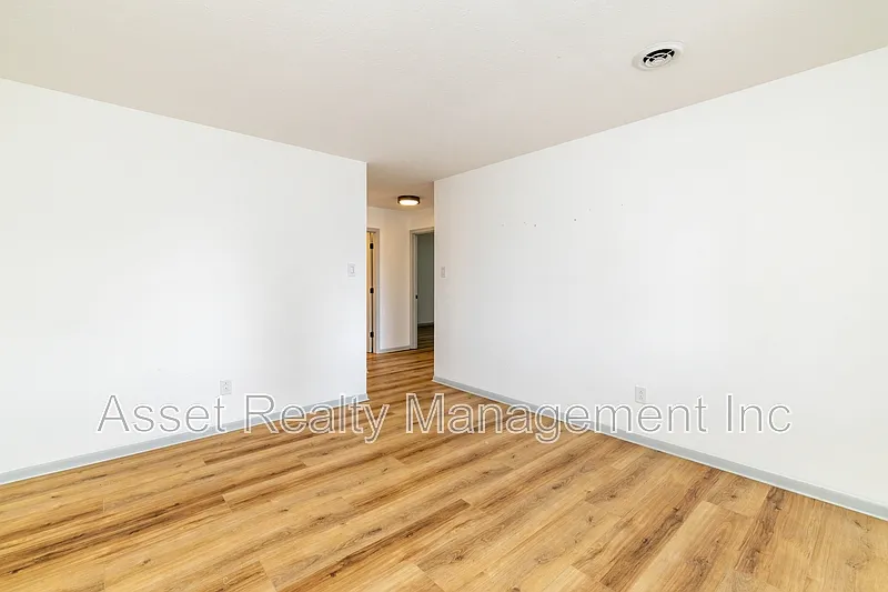 2 bed, 1.0 bath, 850 sqft, $1,295 — Photo 4