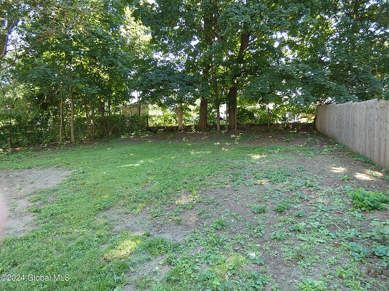 3rd image of 19 Douglas Avenue