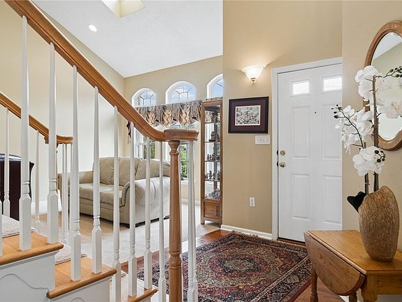 5th image of 314 Birkdale Dr