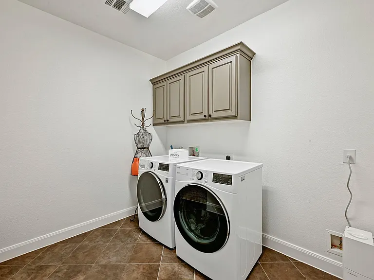 4303 Woodledge Pl — Photo 34