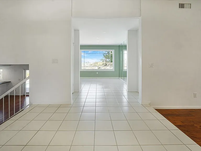 22903 De Kalb Dr — Photo 11
