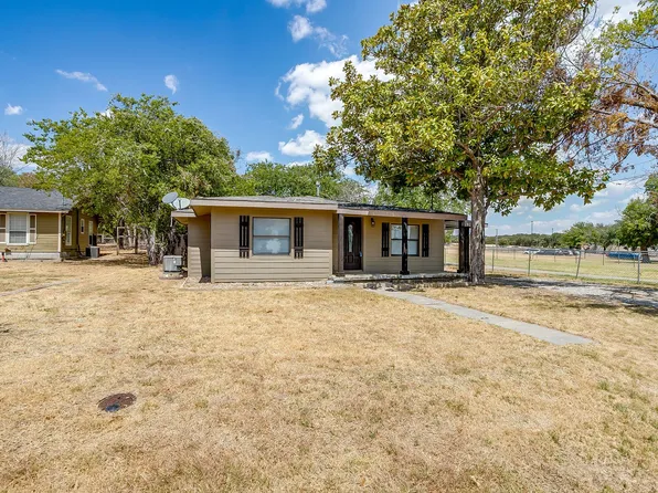 913 Jameson St, Weatherford, TX 76086