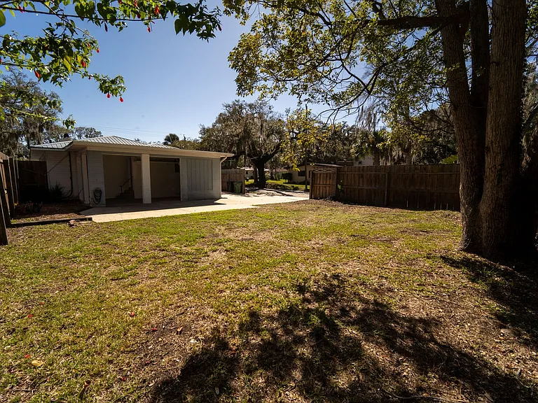 64 Fullerwood Dr — Photo 28