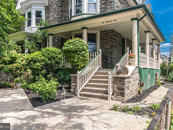 3rd image of 204 W Hortter St