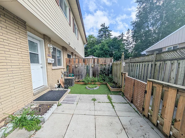 5967 Valley Way — Photo 24