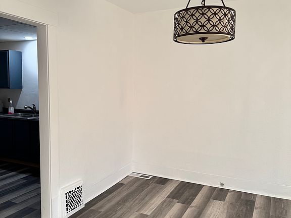 2nd image of 930 Dartmouth Ave SW