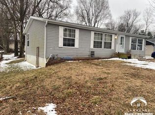 813 Union St, Oskaloosa, KS 66066
