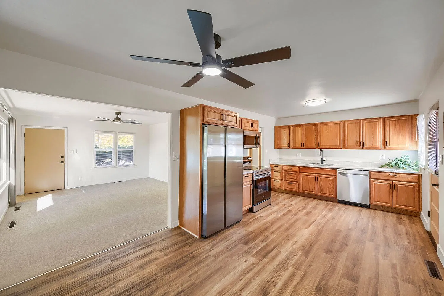 3 bed, 1200 sqft, $2,050 — Photo 1