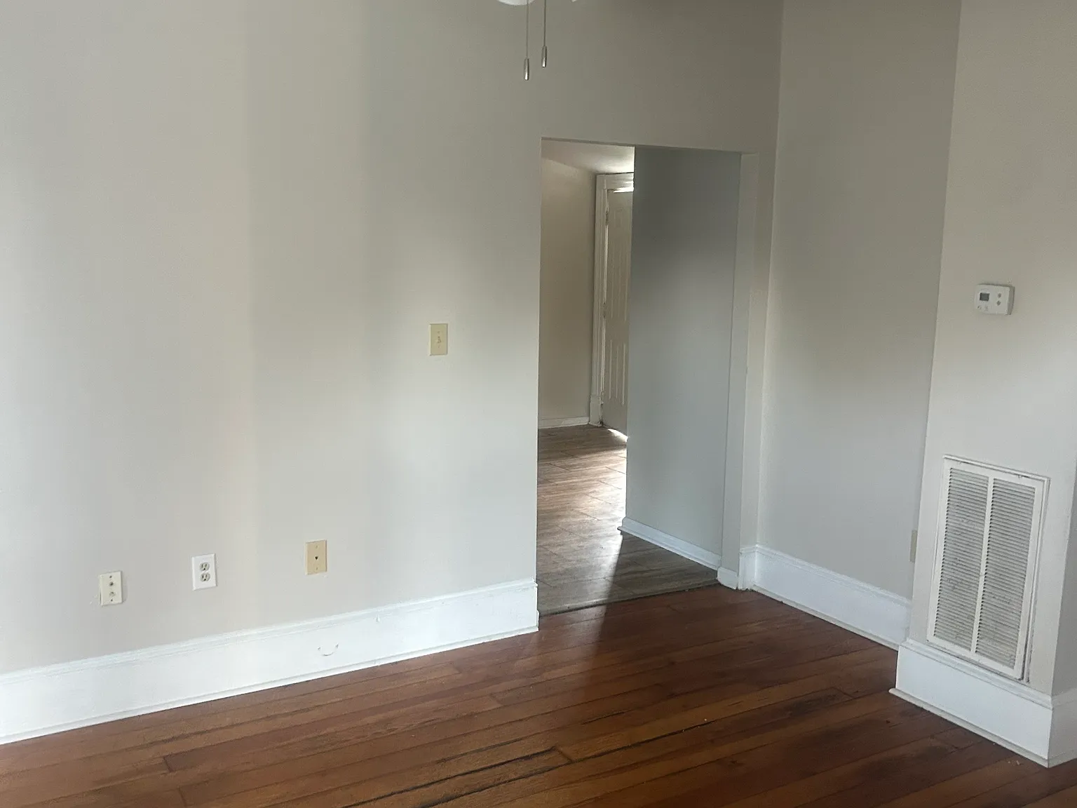 1 bed, 895 sqft, $995 — Photo 1