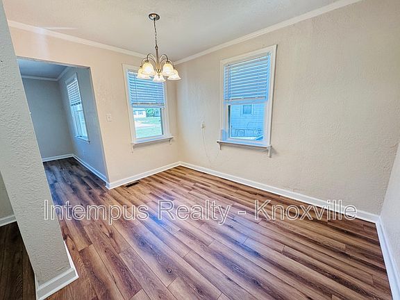 5th image of 3222 Selma Ave