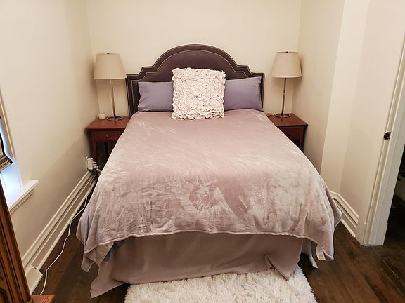 3rd image of 3800 N Leavitt St #2