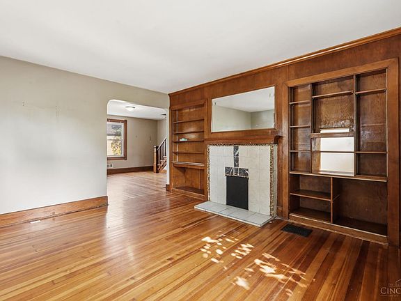 5th image of 1530 Kinney Ave