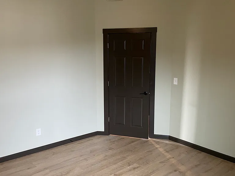 904 Phineas St #2 — Photo 10