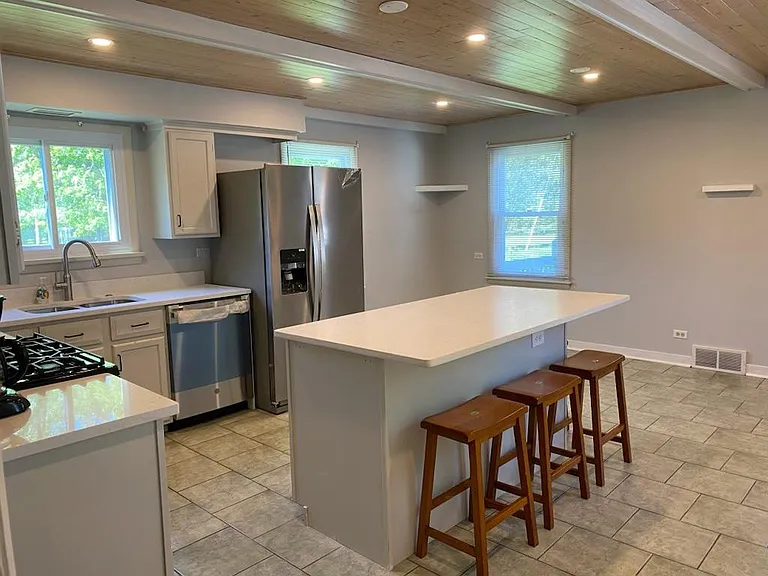 1207 N Eagle St — Photo 3