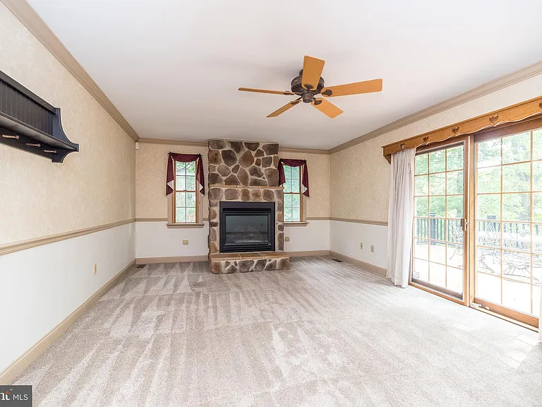 100 Live Oak Dr — Photo 13