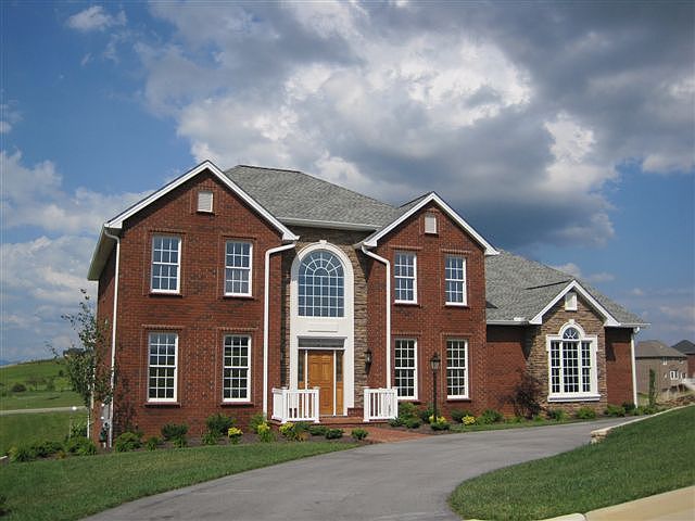 1st image of 117 Graystone Dr