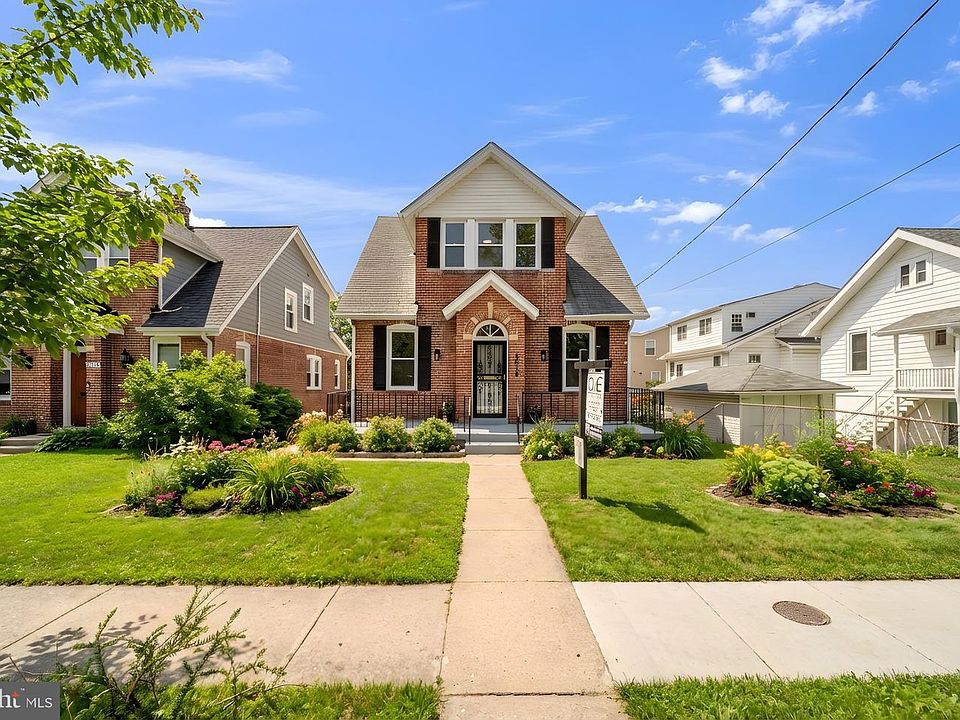 1st image of 6018 2nd St NW