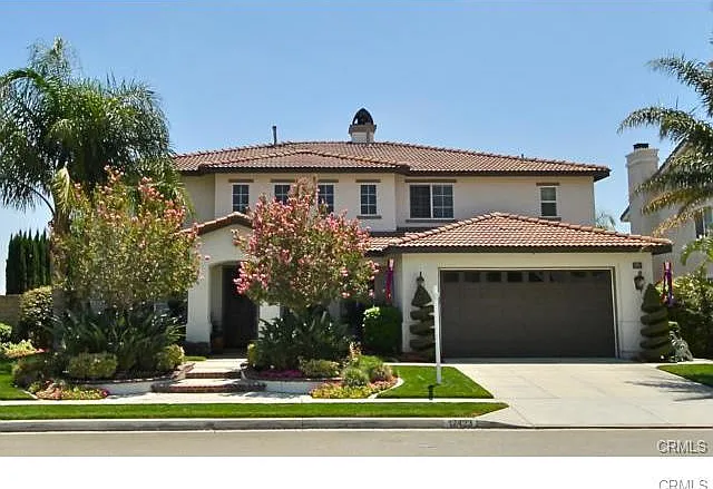 6 bed, 3650 sqft, $5,100 — Photo 1