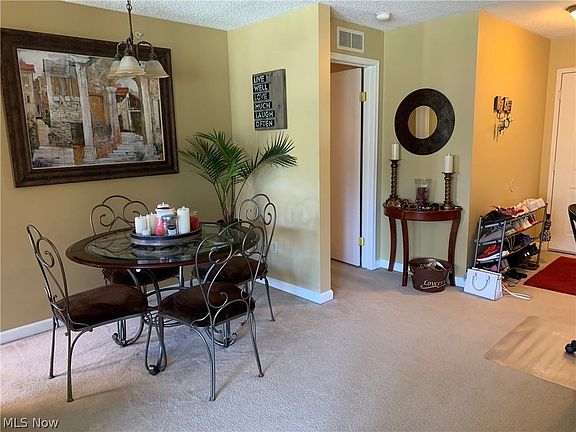 5th image of 220 Fox Hollow Dr APT 109