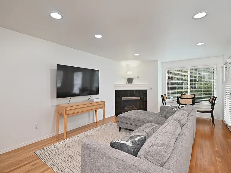 8509 Midvale Ave N #C — Photo 13
