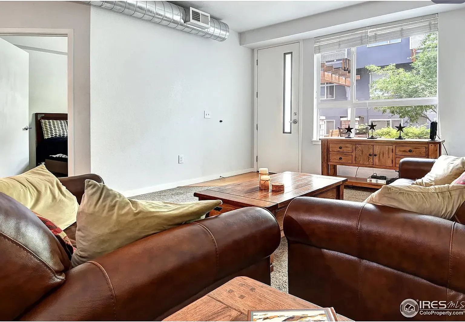 3 bed, 1360 sqft, $3,800 — Photo 2