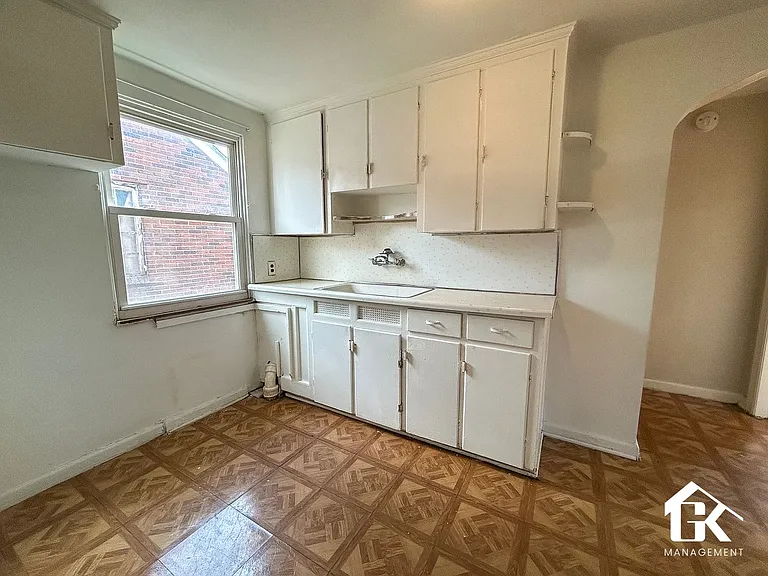 18461 Washburn Ave — Photo 1