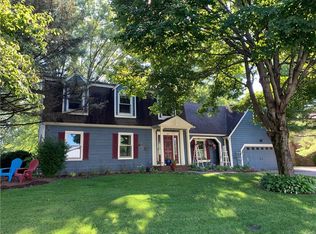 547 Cobblestone Rd, Avon, IN 46123