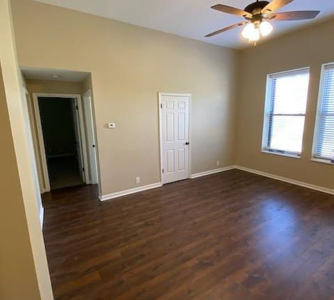 2nd image of 2320 S Grand Blvd #202
