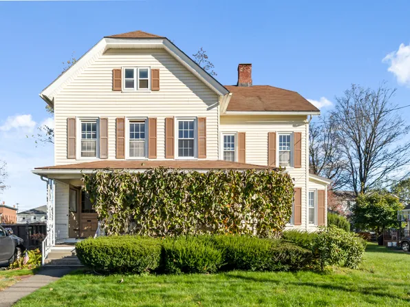 63 Park St #2, Florence, MA 01062