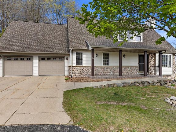 3rd image of 501 Drumlin COVE