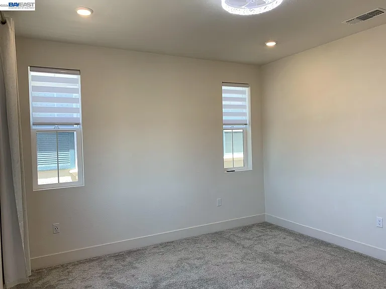 7149 Diamond Ave — Photo 12