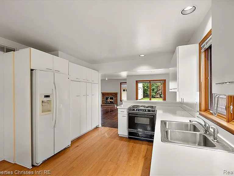 2635 Dorchester Rd — Photo 10