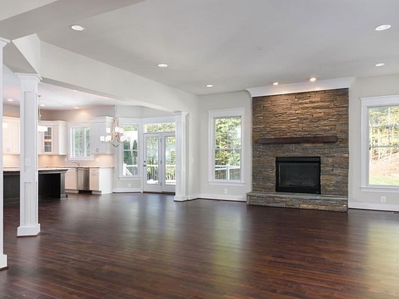 2nd image of 2334 Dale Dr