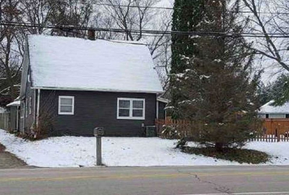 1st image of W293N5564 Merton Ave