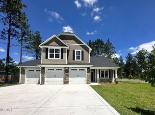 600 Muscadine Ln, Aberdeen, NC 28315