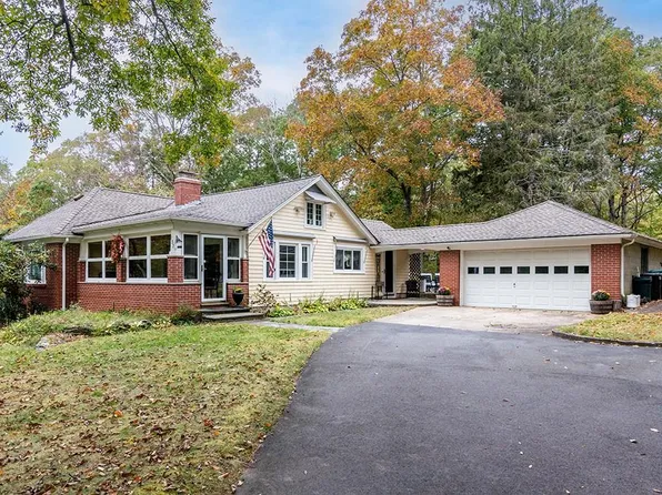 137 Rocky Hill Rd, Scituate, RI 02857