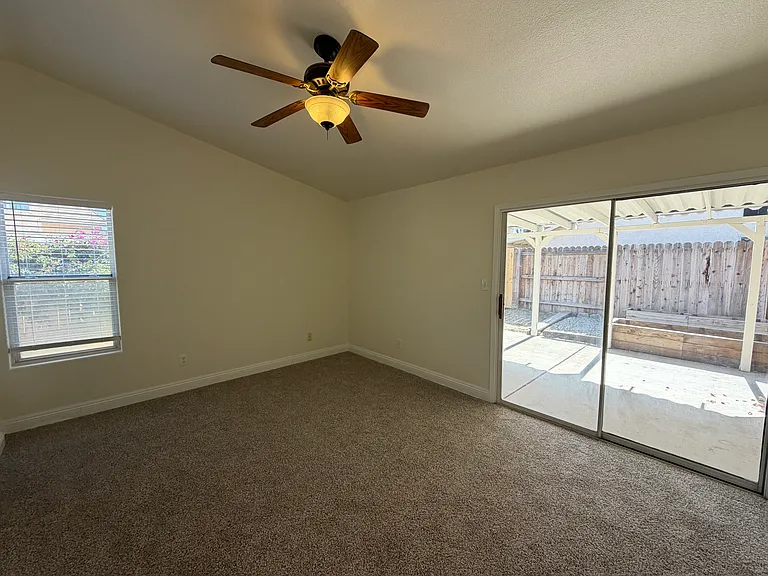 8319 Hemlock Ct — Photo 20