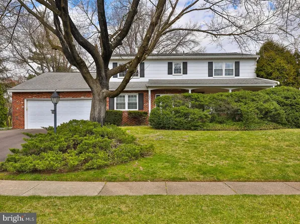 3025 David Dr, Abington, PA 19001