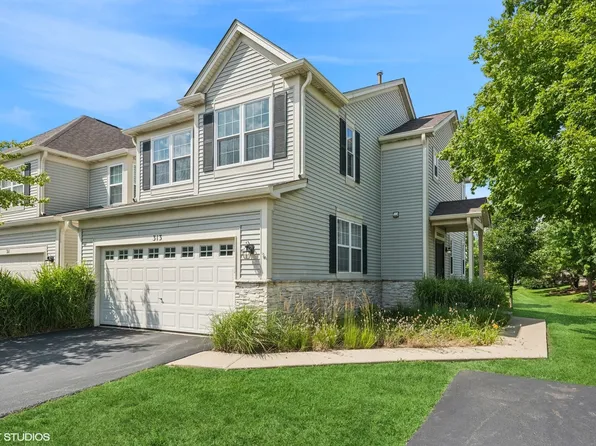 313 Robin Glen Ln, South Elgin, IL 60177