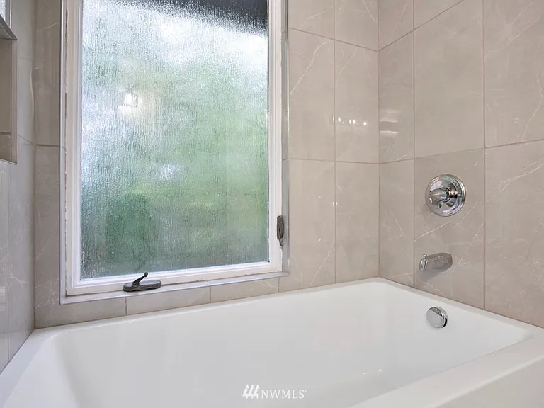 2809 Alderwood Ave — Photo 14